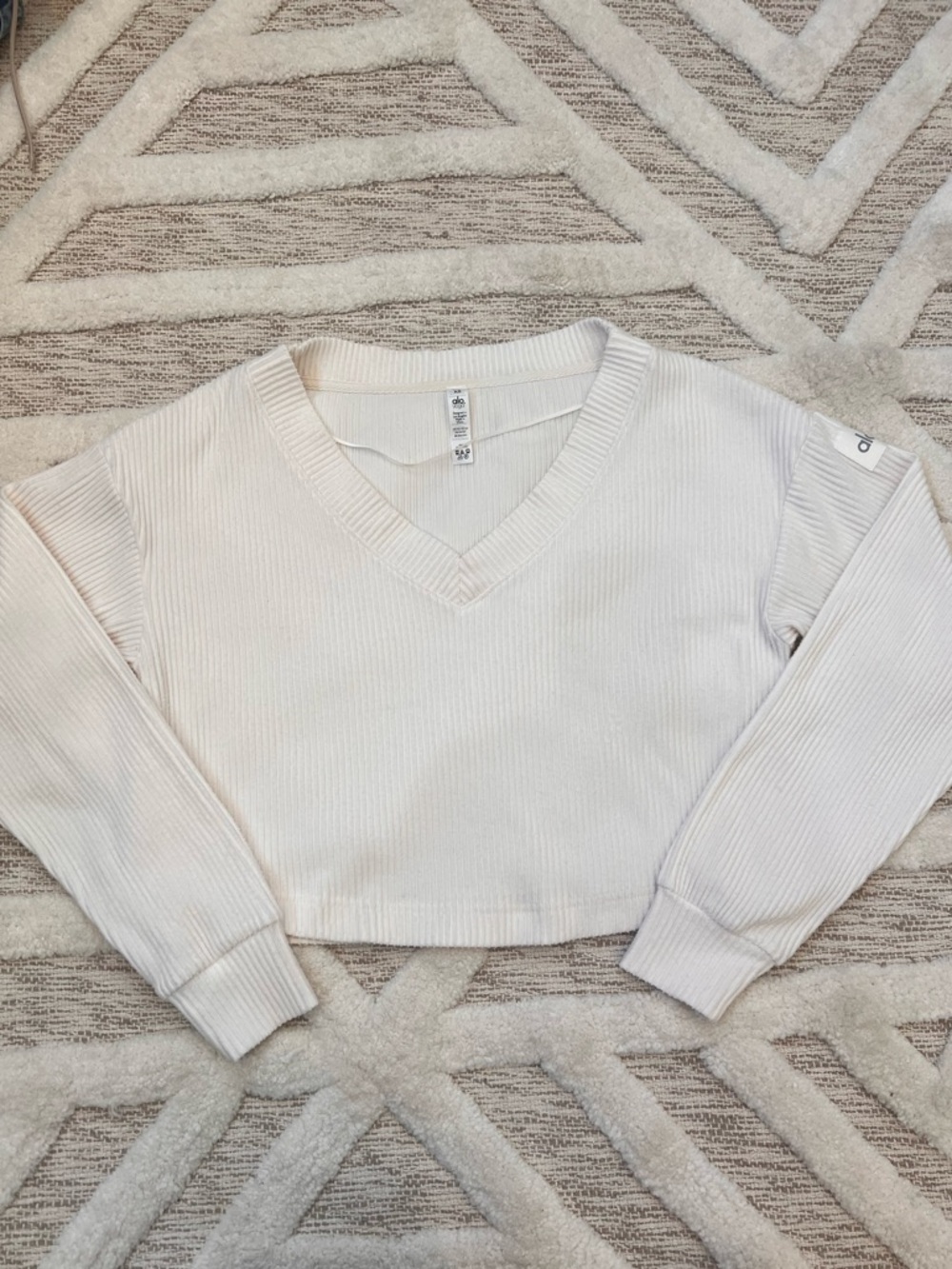 ALO Muse Cropped V-Neck Ribbed Pullover Top Sweater Ivory XS - Picture 3 of 7